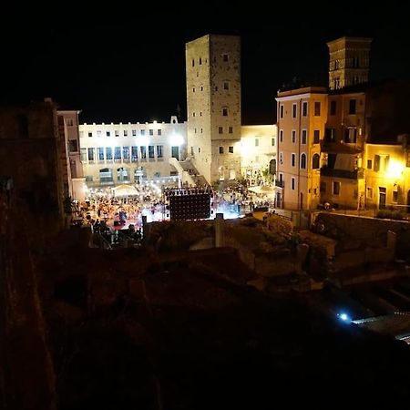 Apartament Casa Al Teatro Terracina Zewnętrze zdjęcie