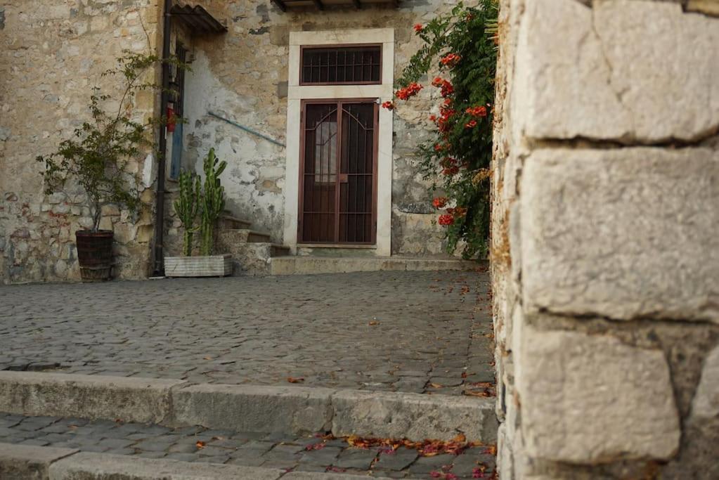 Apartament Casa Al Teatro Terracina Zewnętrze zdjęcie